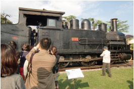 蒸気機関車の画像