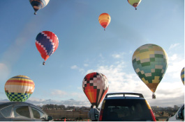 気球競技スタート直後の画像