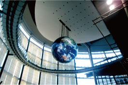 シンボルの地球